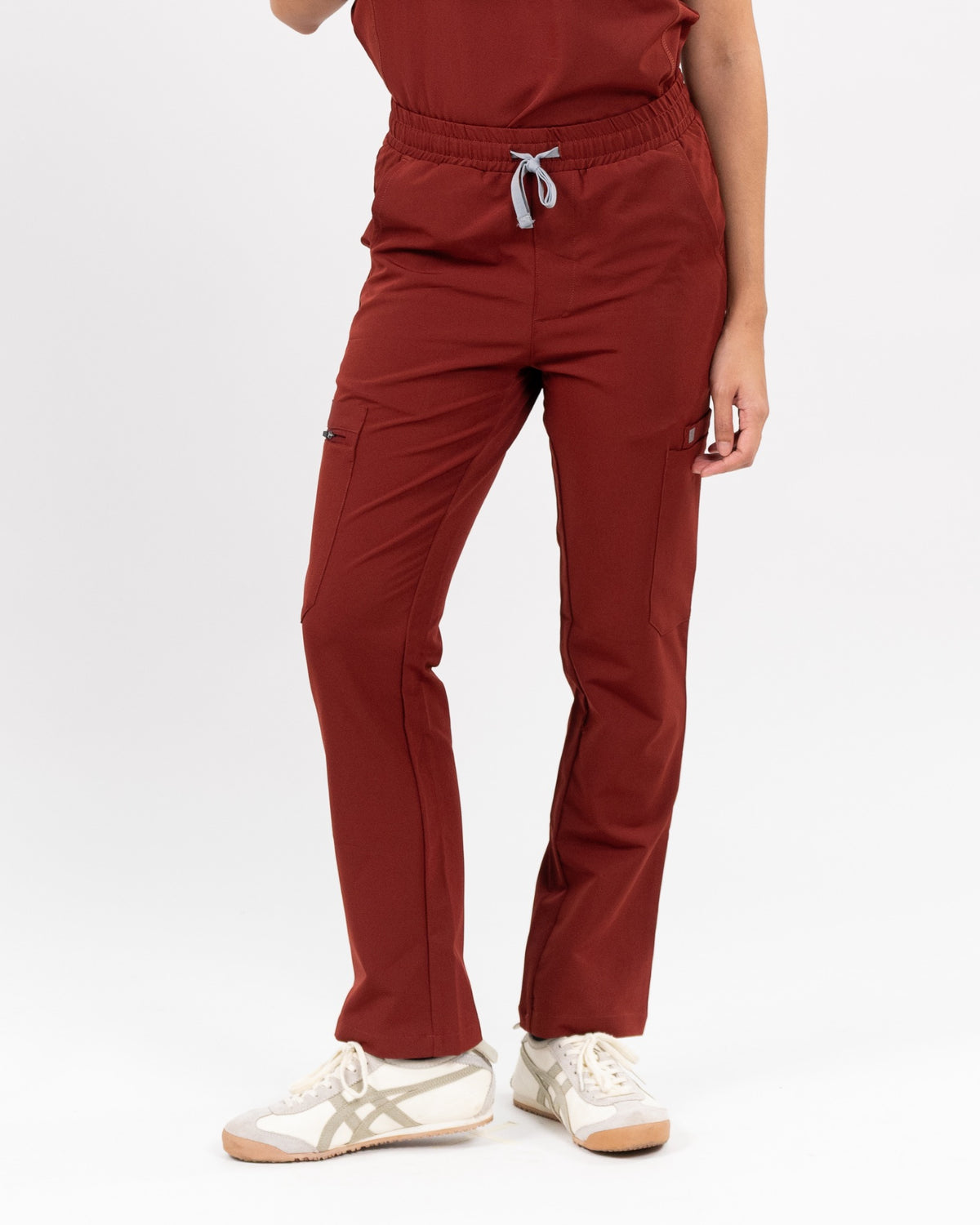 Elite Relaxed Cargo Pants in Maroon