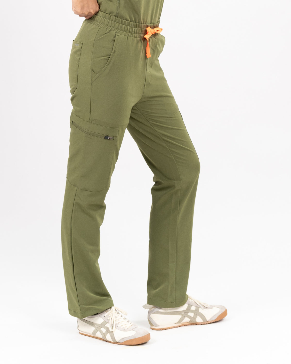 Elite Relaxed Cargo Pants in Olive